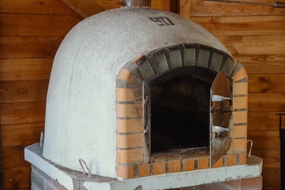 Chata domáca - pizza pec